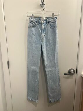 A&F 90s Straight Ultra High Rise